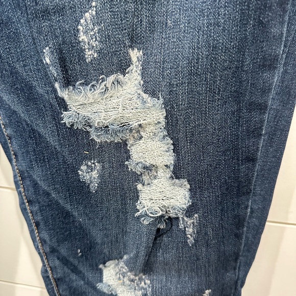 Judy Blue destroyed Jeans sharkbite hem 15/32 - Picture 3 of 5